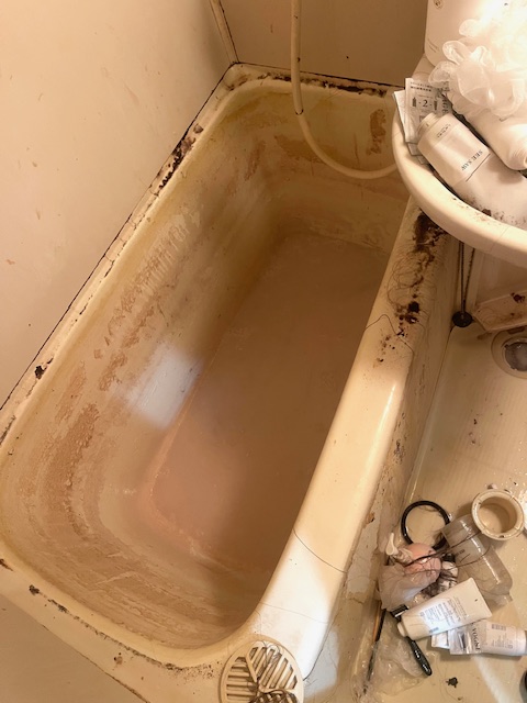 『汚部屋の水回りクリーニング』福岡県福岡市🐸片付けカンパニー・マルジュン／女性スタッフ／片付け・買取り・処分・ハウスクリーニング