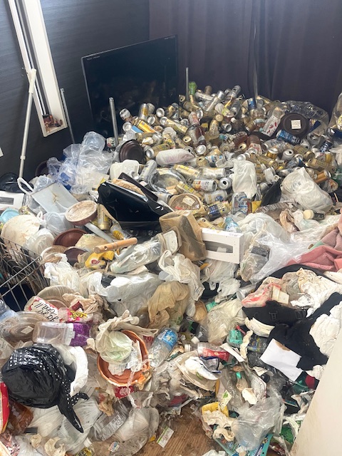 『ゴミ部屋／ペット同居／特殊清掃』福岡県福岡市🐸片付けカンパニー・マルジュン／女性スタッフ／片付け・処分・買取り・ハウスクリーニング